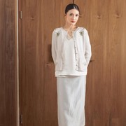 Get The Look: Tampil Elegan dengan Cardigan ala Anissa Aziza