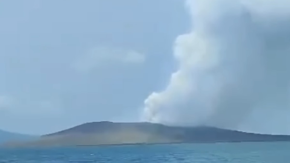 Alasan Banyak Gunung RI Meletus di 2026, Tak Cuma Krakatau