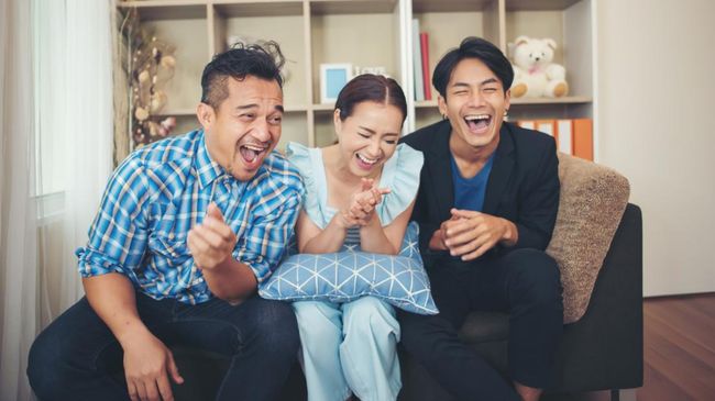 Ciri Kepribadian Orang yang Bisa Mengubah Trauma Jadi Cerita Lucu