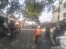 Tawuran Pakai Busur-Batu di Jalan Ujung Bori Makassar, Lalin Ditutup