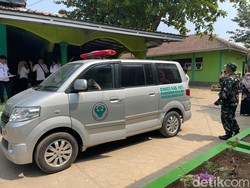 Guru Sebut Menu MBG Diduga Bikin Ratusan Siswa di Pati Keracunan Dikirim Telat