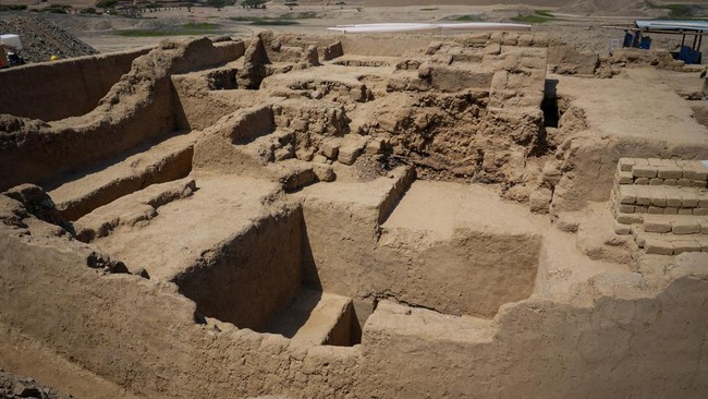An almost intact pre-Incan funerary platform containing remains of 38 individuals, including an elite member of the Chimu civilization that flourished on Peru's northern coast between 900 and 1470 AD, in Trujillo, Peru, in this handout image distribu