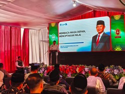 Pak Yes Dorong Mahasiswa Baru INSA Jadi Generasi Religius-Berdaya Saing