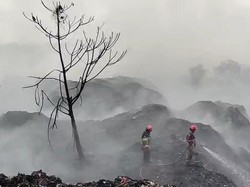 Masih Ada Titik Api, Puluhan Damkar Masih Berjibaku di TPA Galuga