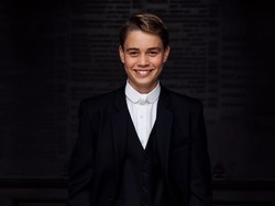 Gaya Pangeran George Hari Pertama Sekolah, Pakai Seragam Ikonik Eton College