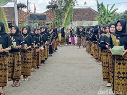 Warga Loyok Lombok Lestarikan Warisan Leluhur lewat Gawe Adat Inaq Dowe