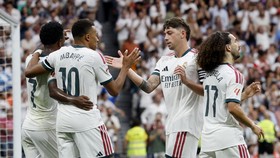 Soccer Football - LaLiga - Real Madrid v Malaga - Estadio Bernabeu, Madrid, Spain - August 30, 2026 Real Madrid's Kylian Mbappe celebrates scoring their third goal with Federico Valverde, Vinicius Junior and Marc Cucurella REUTERS/Thomas Peter