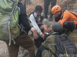 2 Pendaki Tersesat di Gunung Agung Ditemukan di Jurang Ketinggian 2.000 Mdpl