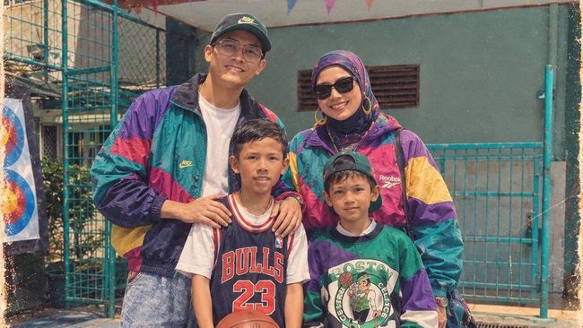 5 Potret Artis Ikut Tren Filter AI 80-an, Tampil Jadul tapi Menawan