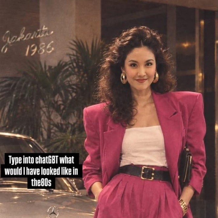 <p>Zivanna Letisha turut menampilkan ciri khas era tersebut dengan mengenakan setelan blazer dan celana panjang berwarna fuchsia atau pink mencolok yang kerap digunakan perempuan di era 80-an. &ldquo;Sebenarnya saya memiliki set blazer &amp; celana panjang ini di dunia nyata. Apakah saya hidup di tahun 80-an di dalam?&rdquo; ungkap Zivanna, dikutip dari laman Instagram <em>@zivannaletisha.</em>&nbsp;(Foto: Instagram @zivannaletisha)</p>