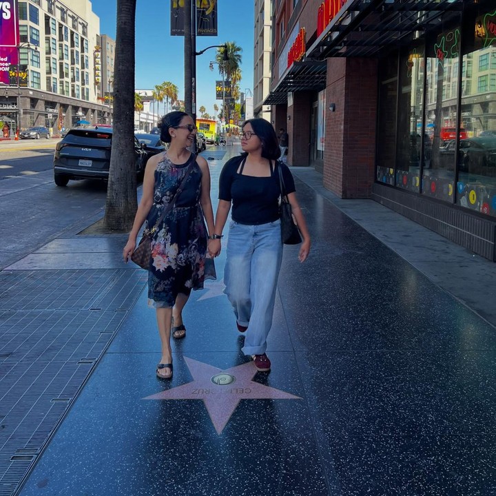 <p>Putri bungsu Shahnaz Haque, Mieke Namira Haque Ramadhan, juga merantau ke Amerika Serikat untuk melanjutkan kuliah di New York Film Academy (NYFA), Los Angeles, Bunda.&nbsp;(Foto: Instagram @shahnaz.haque)</p>