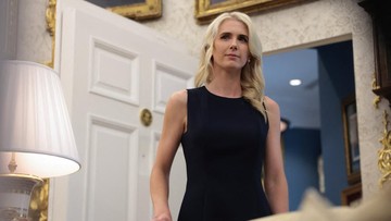 Trump Beri Hadiah Uang buat 3 Staf Perempuan Gedung Putih, Total Rp2 M