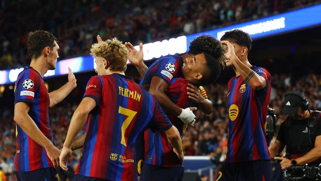 Soccer Football - UEFA Champions League - FC Barcelona v Feyenoord - Spotify Camp Nou, Barcelona, Spain - September 9, 2026 FC Barcelona's Gabriel Jesus celebrates scoring their fifth goal with teammates REUTERS/Albert Gea