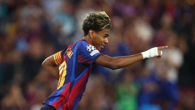 Soccer Football - UEFA Champions League - FC Barcelona v Feyenoord - Spotify Camp Nou, Barcelona, Spain - September 9, 2026 FC Barcelona's Lamine Yamal celebrates scoring their fourth goal REUTERS/Albert Gea