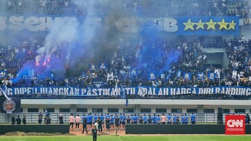 Sorotan Dunia Olahraga CNN Sport : Puluhan Ribu Bobotoh Bakar Semangat Persib Jelang Lawan Persija