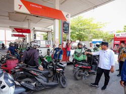 Sidak SPBU Makassar, Gubernur Sulsel Soroti 4 Nozzle Dioperasikan 1 Operator