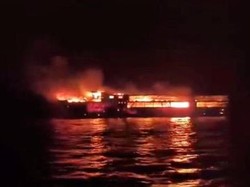 Video: Kobaran Api Kapal MV June Aster di Perairan Filipina Tewaskan 5 Orang