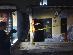 Pria Tewas Terbakar Saat Rumahnya Dilalap Api di Waru Sidoarjo