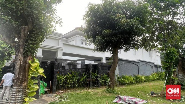 Polda Metro Jaya menghormati proses hukum KPK terkait Ipda Yayat Sudrajat, anggota Polsek Cimanggis yang terlibat kasus suap Bupati Bekasi.