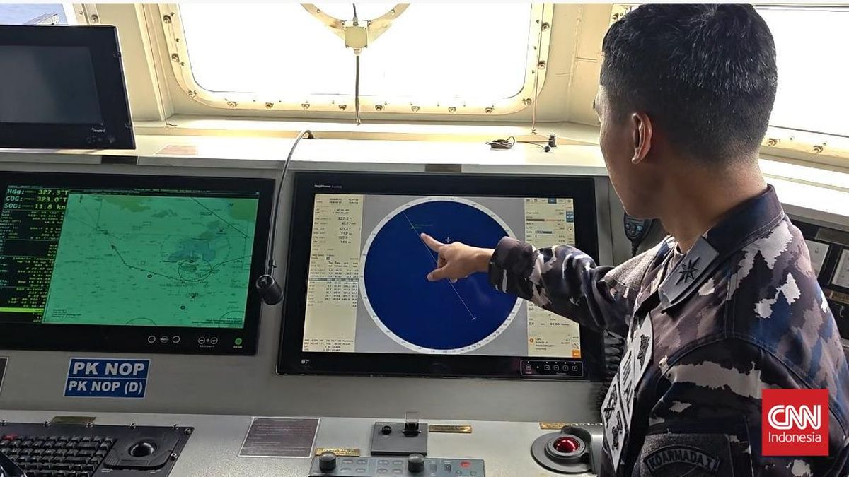 KRI Kerambit Cari Jurnalis Hilang ke Pulau Sertung Dekat Anak Krakatau