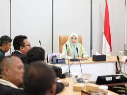 Perkuat Ekonomi Komunitas, LPDB Ajak Suporter Sepakbola Bentuk Koperasi