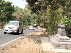 Misteri Makam Ki Angkong Magelang, Pengendara Kerap Lempar Uang demi Selamat