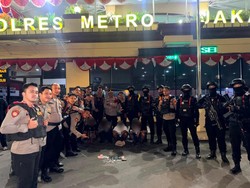 Polisi Amankan 4 Pemuda dan Sita 13 Klip Ganja Saat Patroli di Jakut
