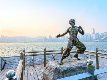10 Film Bruce Lee Rating Tertinggi yang Wajib Ditonton Sekali Seumur Hidup