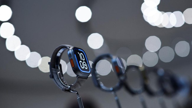 Apple Watch 4 Ultra devices on display during Apple's event at the Steve Jobs Theater in Cupertino, California, U.S. September 9, 2026. REUTERS/Carlos Barria
