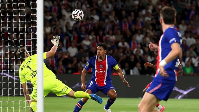 Soccer Football - Ligue 1 - Paris St Germain v AS Monaco - Parc des Princes, Paris, France - September 4, 2026 Paris St Germain's Marquinhos scores their first goal REUTERS/Stephanie Lecocq
