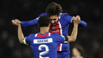 Soccer Football - UEFA Champions League - Paris St Germain v Slovan Bratislava - Parc des Princes, Paris, France - September 9, 2026 Paris St Germain's Ferran Torres celebrates scoring their fourth goal with Achraf Hakimi REUTERS/Benoit Tessier