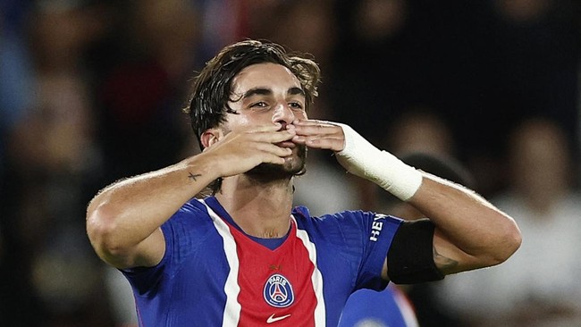 Soccer Football - UEFA Champions League - Paris St Germain v Slovan Bratislava - Parc des Princes, Paris, France - September 9, 2026 Paris St Germain's Ferran Torres celebrates scoring their third goal REUTERS/Benoit Tessier