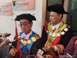 Cerita Rektor Unhas Tak Sangka Raih detiktimur Awards di Dies Natalis ke-70