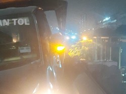Tronton Tabrak Pekerja Proyek di Tol Jakut, 3 Orang Tewas dan 2 Terluka