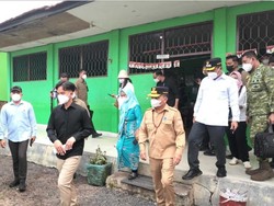 Gibran Kunjungi SD di Palangka Raya, Ingatkan Selalu Pakai Masker