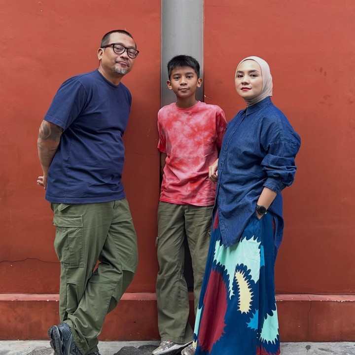 <p>Putra pertama Enno Lerian dari pernikahannya dengan Priambodo Soesetyo, Abimayu Praja Soesetyo atau yang akrab disapa Abi, tengah mencuri perhatian lewat kegemarannya memasak. (Foto: Instagram @ennolerian_)</p>