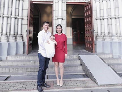 Glenn Alinskie Bagikan Foto Perjalanan 10 Tahun Chelsea Olivia Jadi Bunda 2 Anak, Beri Ucapan Manis