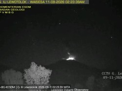 Gunung Ili Lewotolok Erupsi Disertai Dentuman, Muntahkan Kolam Abu 600 Meter