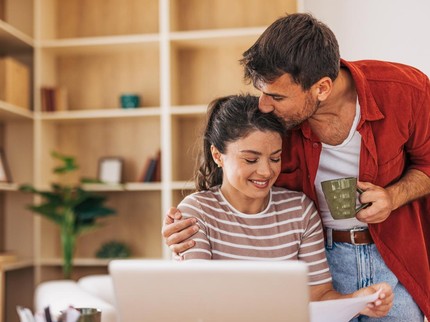 4 Sifat Suami yang Bikin Istri Tetap Merasa Dicintai Meski Sudah Bertahun-tahun Menikah