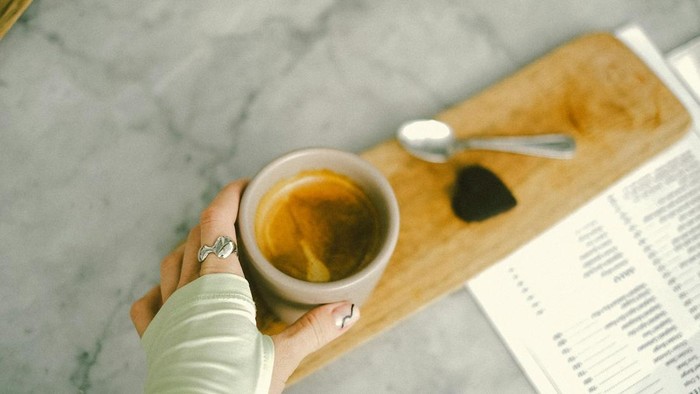 Kapan Waktu Terbaik Minum Kopi Setelah Bangun Tidur?