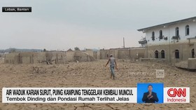 Waduk Karian surut, kampung lama muncul, kemarau Banten, krisis air bersih Banten, Lebak Banten, Waduk Karian Lebak, kekeringan Banten,