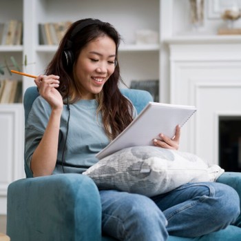 4 Bulan Lahir yang Paling Butuh Waktu Sendiri untuk Recharge