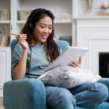 4 Bulan Lahir yang Paling Butuh Waktu Sendiri untuk Recharge