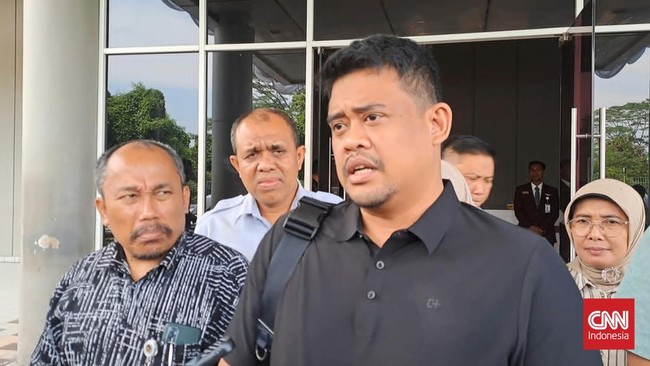Dua siswi korban keracunan Makan Bergizi Gratis (MBG) di Kabupaten Karo, Sumatera Utara, dirujuk ke rumah sakit di Jakarta untuk mendapatkan perawatan lanjutan. Keduanya, Febiona dan Agnesia, diberangkatkan dari Bandara Internasional Kualanamu, Kabup