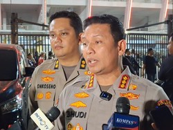 Polda Metro Pastikan Laga Persija Vs Persib Tertib: Cuma Amankan Petasan-Flare