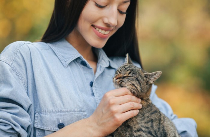 Pisces memiliki karakter lembut, penuh empati, dan mudah membangun ikatan emosional dengan hewan. Sifat penuh kasih tersebut membuat rumah Pisces disebut bisa menjadi tempat yang aman bagi hewan peliharaan./ Foto: magnific.com/prostooleh