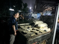 Polisi Tetapkan 4 Orang Tersangka Penyelundupan 4,1 Ton Balok Timah di Babel