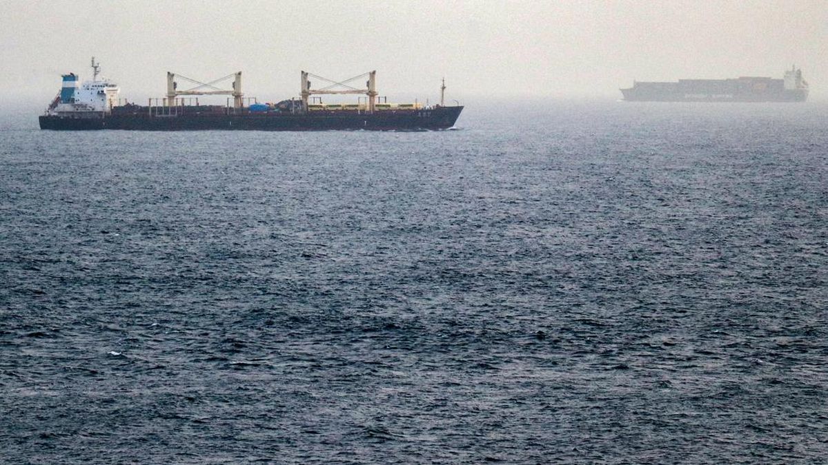 Mengenal Bab Al Mandab, Jalur Minyak Dunia Selain Selat Hormuz