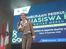 Dewi Perssik Minta Mahasiswa Tak Cuma Kejar IPK: Bangun Networking Penting!