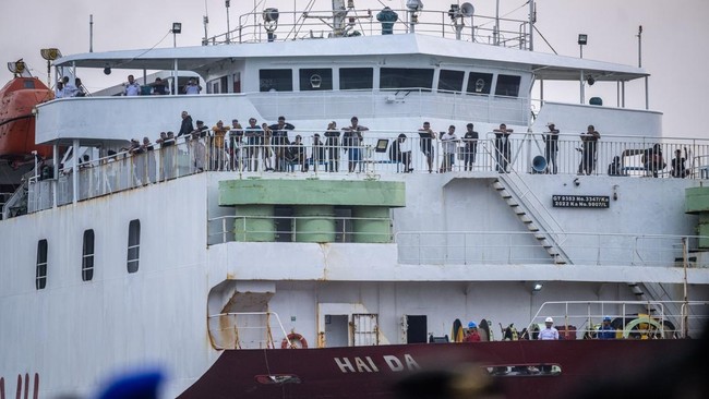 Evakuasi Korban Kapal Virgo Transport 8
